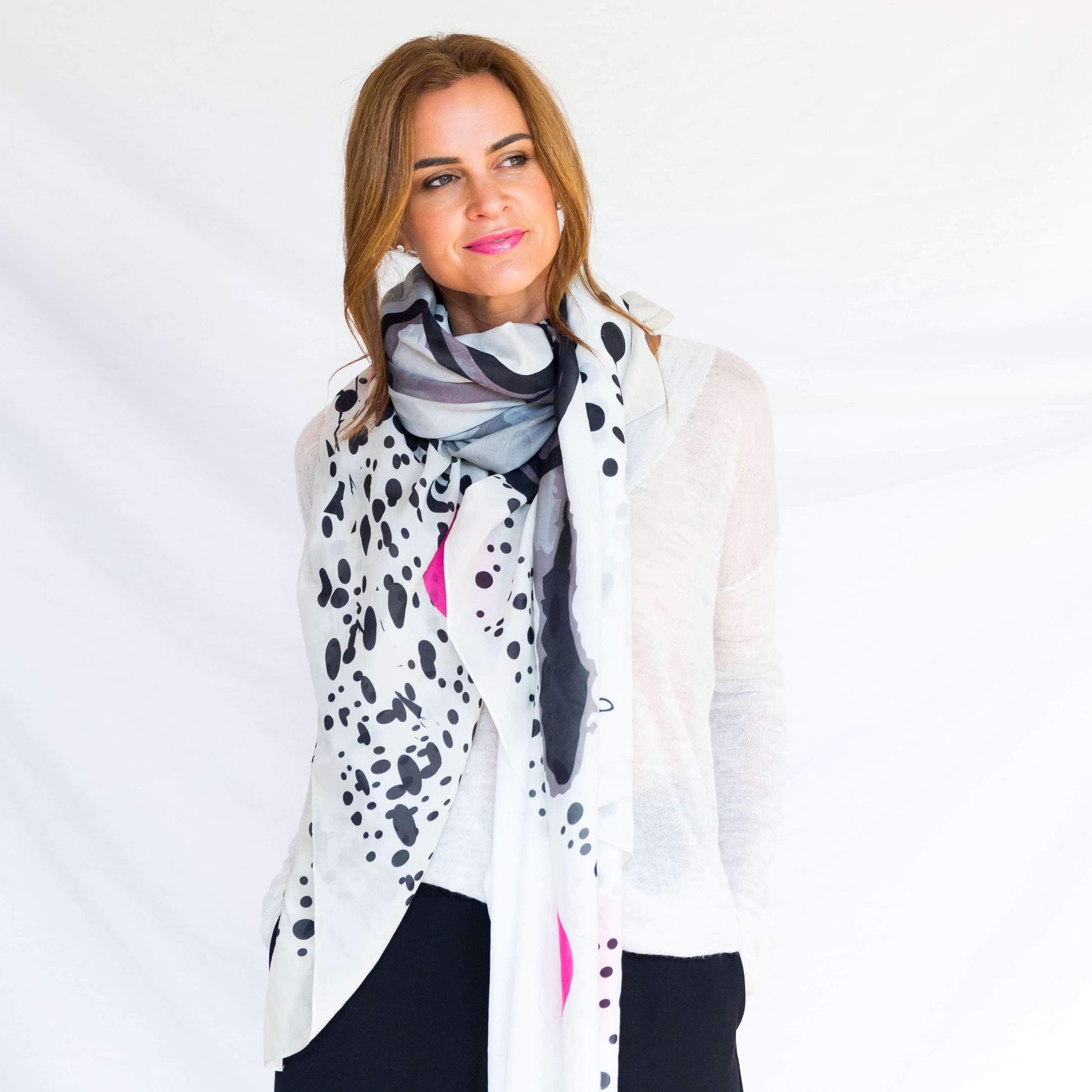 muses pink scarf