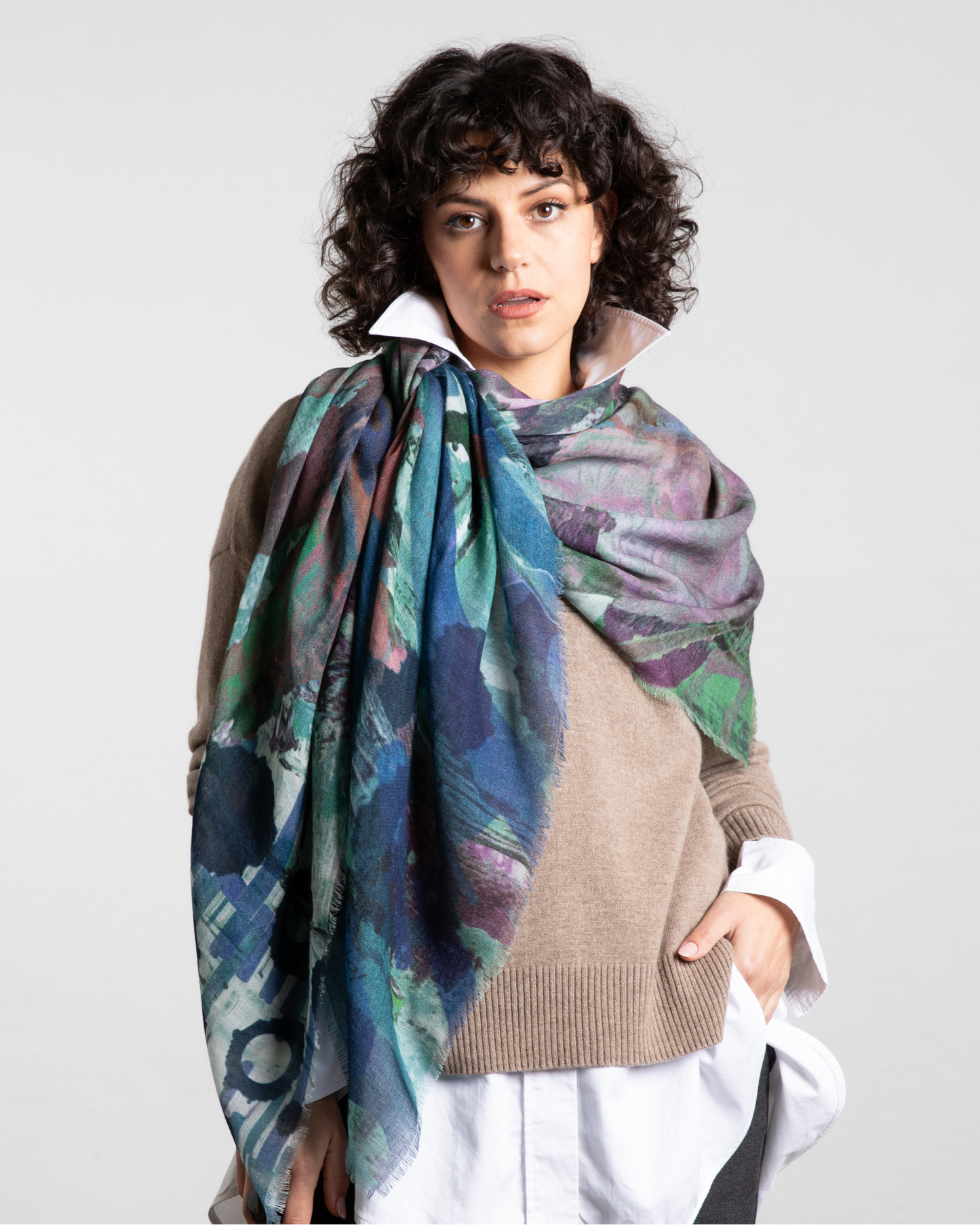 TRANSMUTE wool scarf